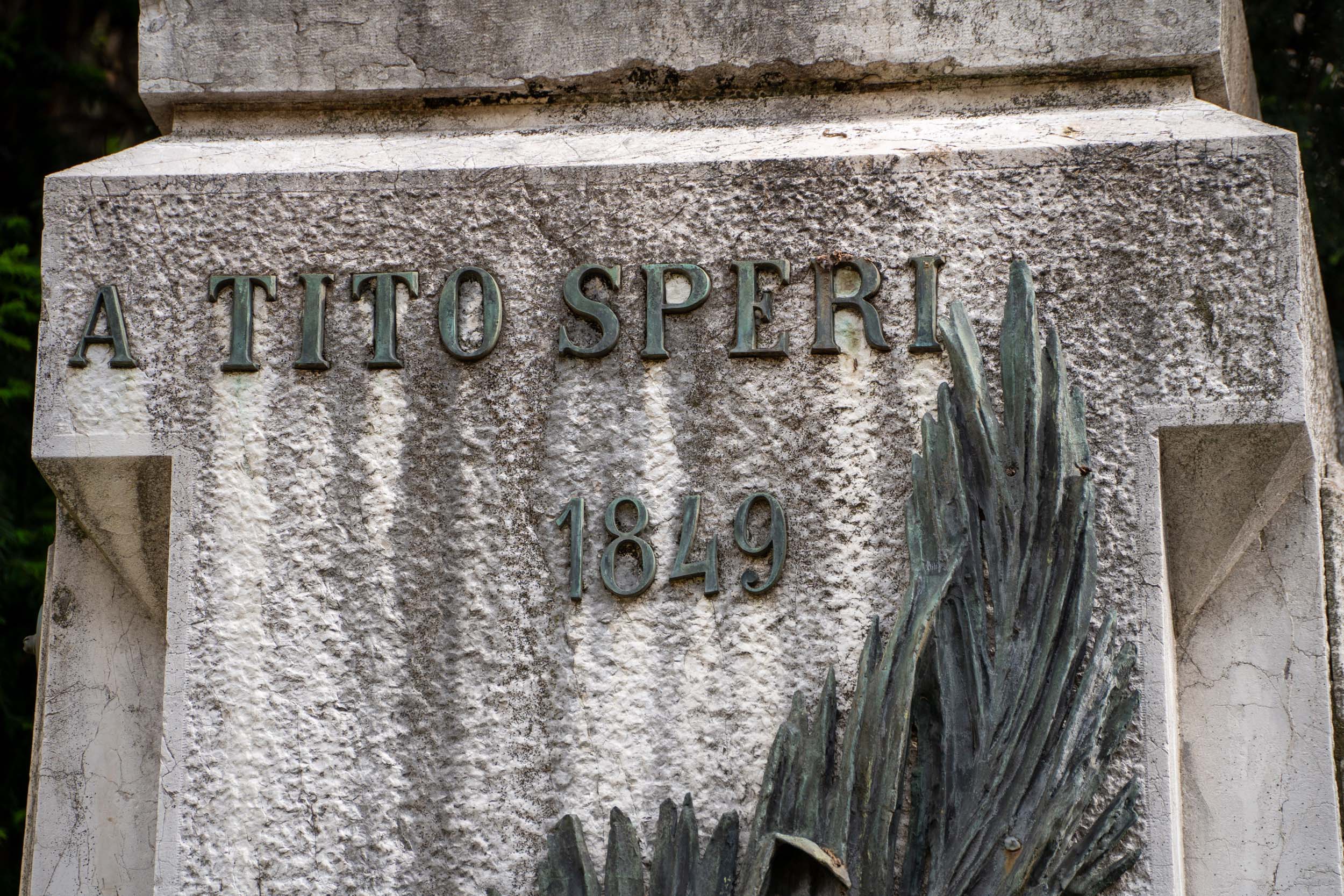 Iscrizione sulla Statua a Tito Speri