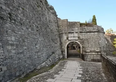 La porta di accesso della strada